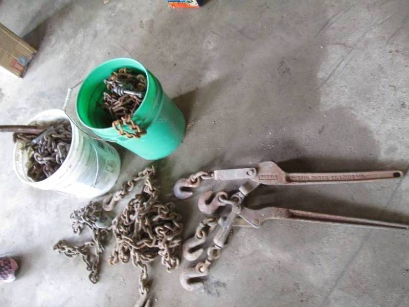 lot 52 image: Lot of chains - log chain, tire cha...
