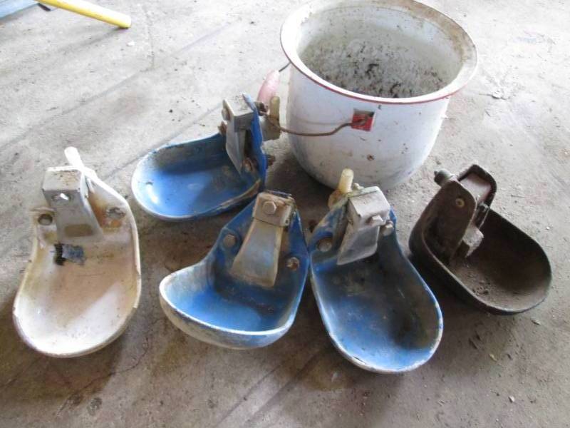 lot 56 image: 4 waterfeeders, 1 vintage bucket - ...