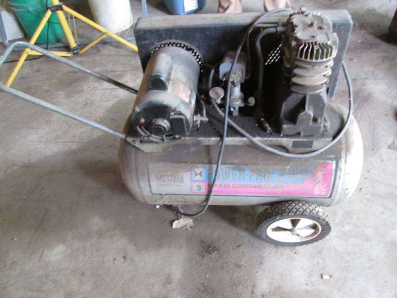 lot 65 image: Air Compressor, Campbell Hausfeld -...