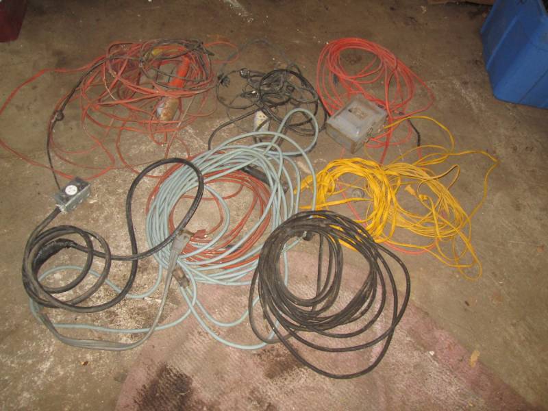 lot 79 image: Misc. extension power cords & light...