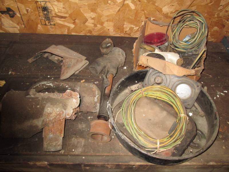 lot 117 image: Model T misc. parts, amp guage, wat...