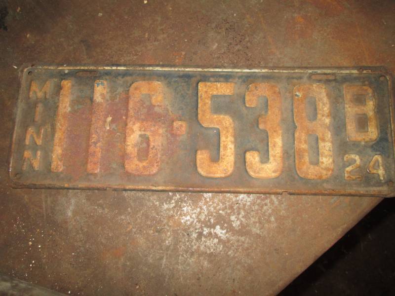 lot 137 image: Vintage 1924 license plate...