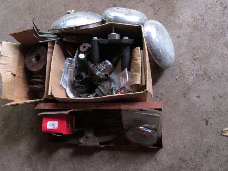 lot 151 image: Mixed lot of small hand tools, pull...