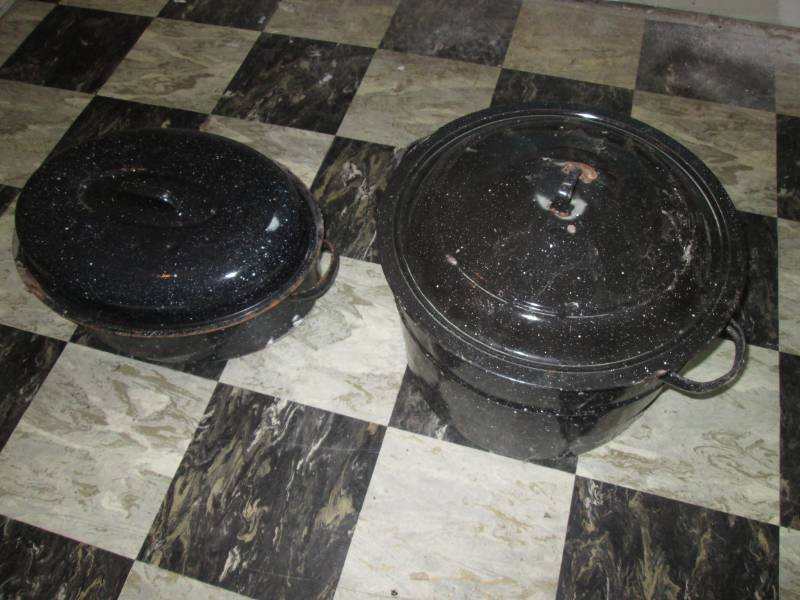 lot 172 image: Canner and enamel ware pots...