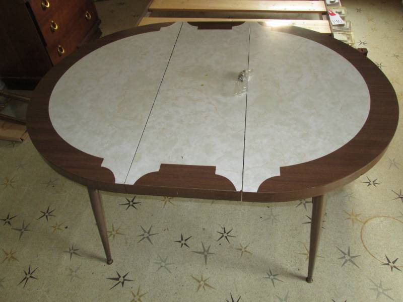 lot 191 image: Kitchen table with formica top...