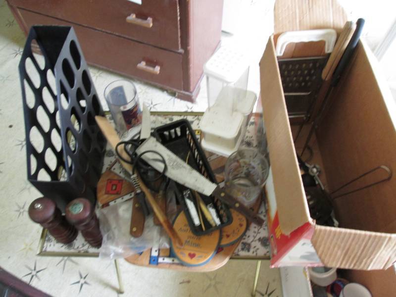 lot 197 image: Misc. kitchen items, toaster, game ...
