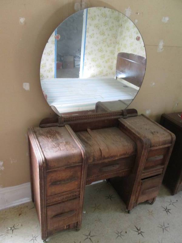 lot 200 image: Vintage desk, vanity with mirror...