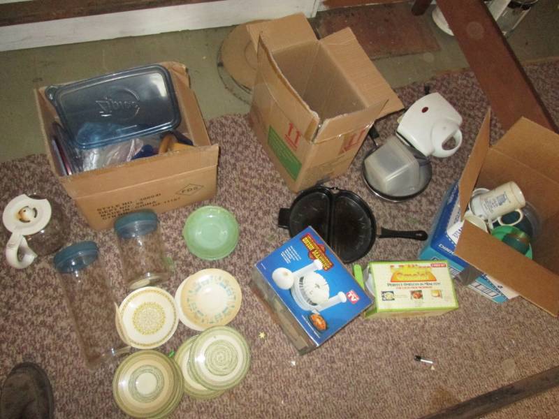 lot 204 image: Kitchen items, plates, sandwich mak...