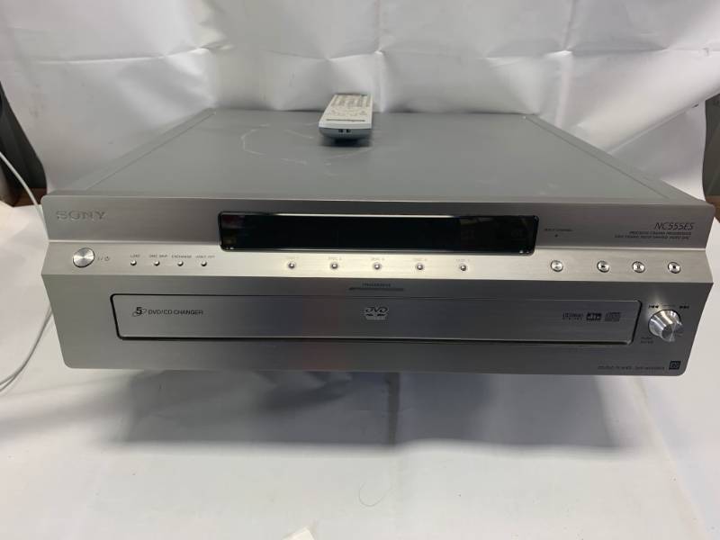 lot 5 image: Sony DVP-NC555ES 5 Disk CDDVD with Remote