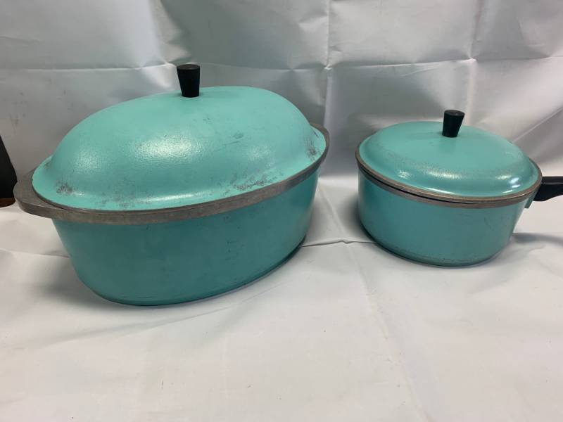 lot 8 image: Vintage Club Robins Egg Aluminum Dishware