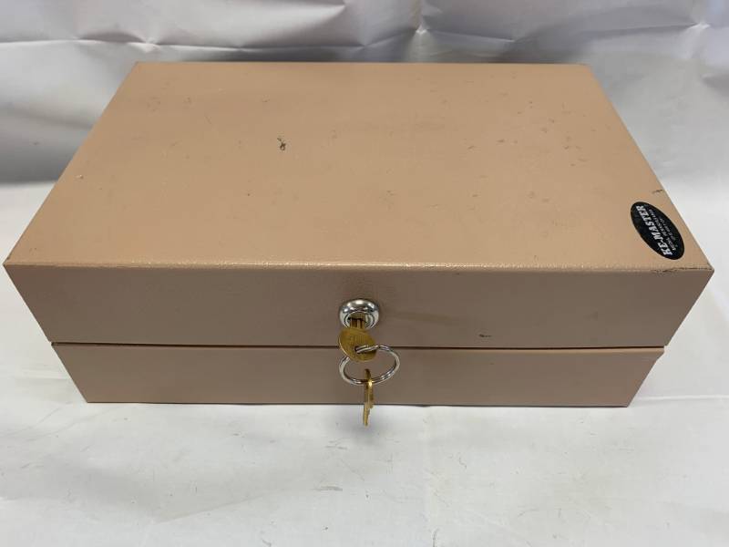 lot 76 image: Re-Master Lockbox for Keys