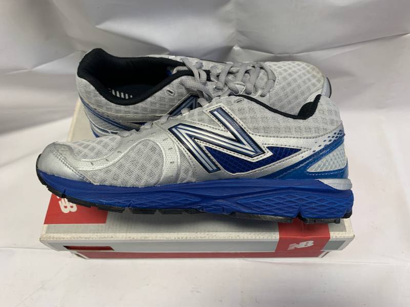 lot 85 image: Brand New Mens 7 12 New Balance Shoes