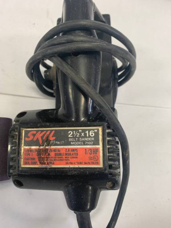 lot 94 image: Skil 2 12 x 16 Belt Sander with Extra Belt (works great)