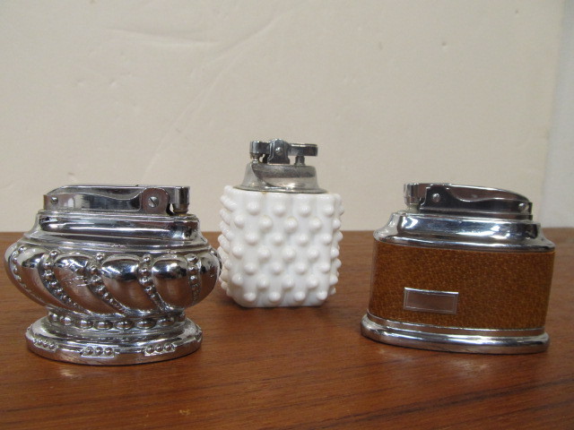 lot 24 image: Group of 3 Vintage Table Lighters