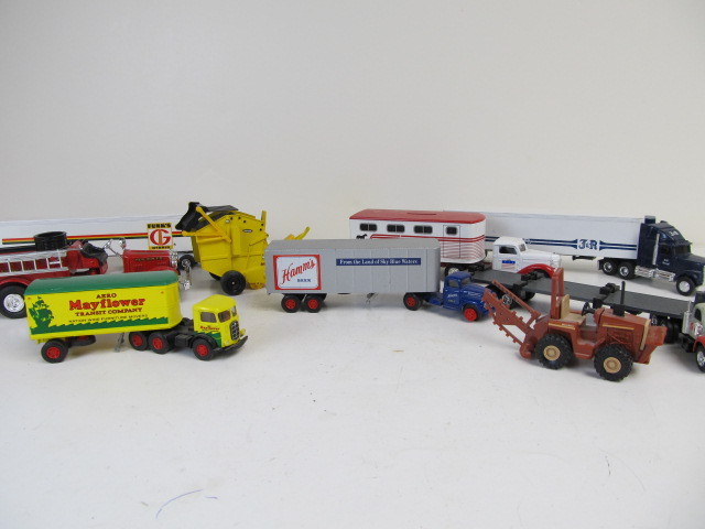 lot 51 image: Group of Diecast Trucks