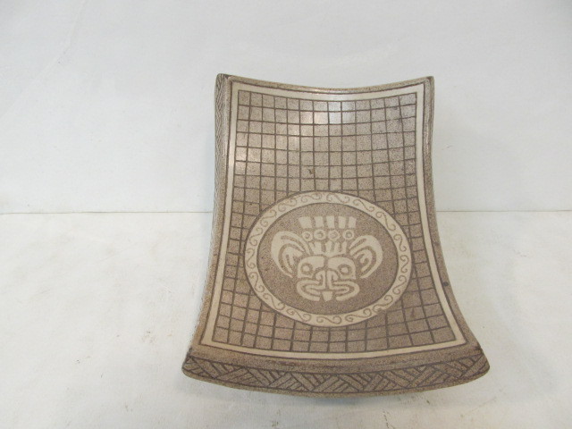lot 88 image: Vintage AztecMayan Style Terra Cotta Headrest