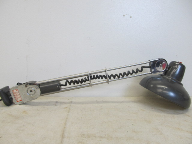 lot 151 image: Vintage Industrial Extending TROMBOLITE Drafting Lamp