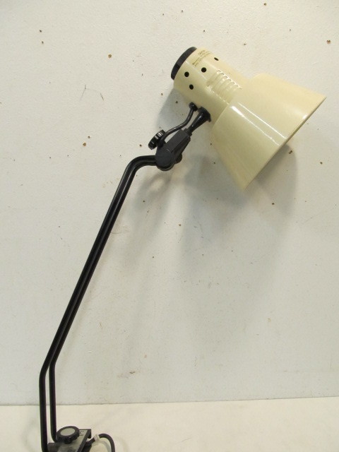 lot 102 image: Vintage MUTOH DraftingBench Lamp