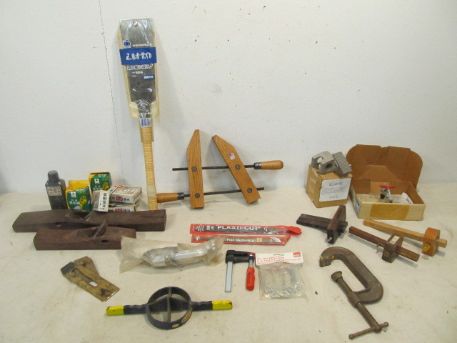 lot 107 image: Large Lot of Vintage & Newer Woodworking Tools - Including Japanese