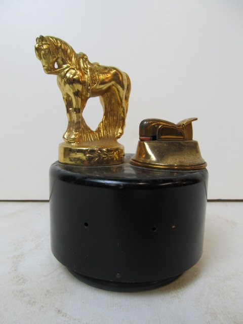 lot 114 image: Vintage Figural Horse Table Lighter