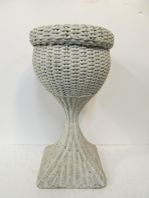 lot 191 image: Vintage 24 Wicker Pedestal Planter