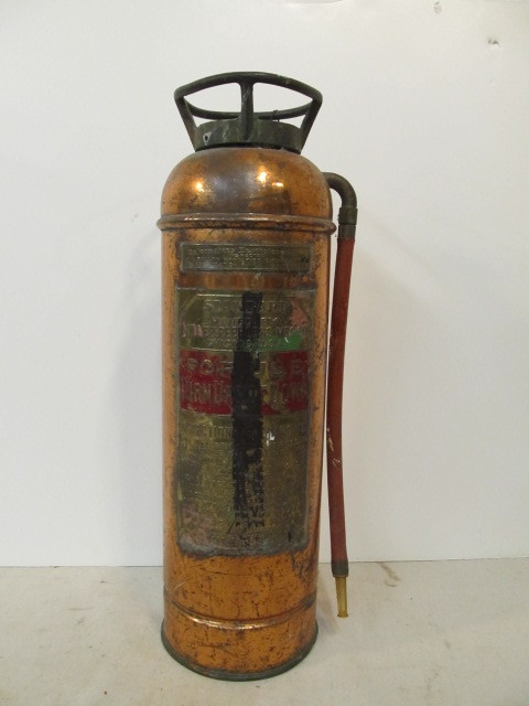 lot 192 image: Antique 24 Copper PEERLESS Fire Extinguisher