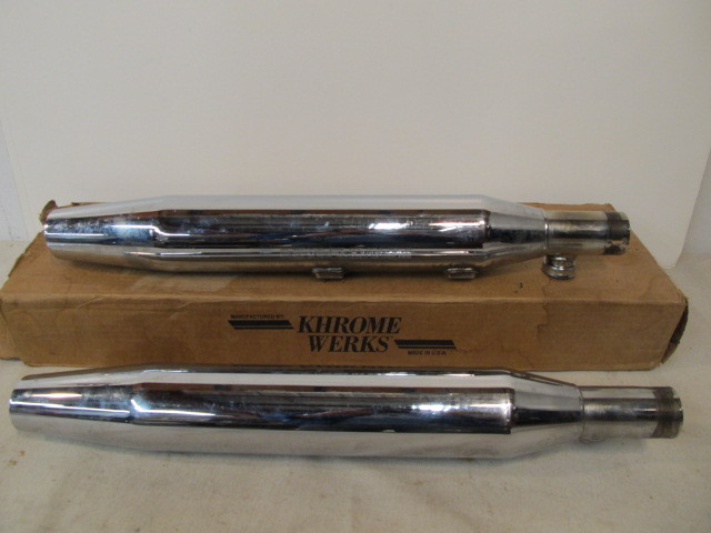 lot 195 image: Motorcycle Exhaust System Tailpipes wBox