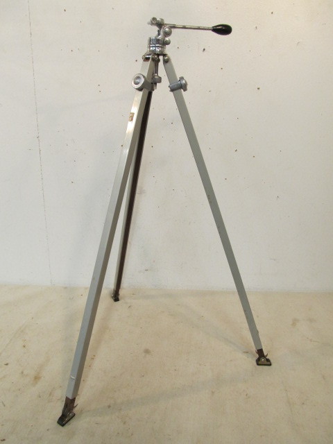lot 199 image: Vintage THALHAMMER Photography Tripod