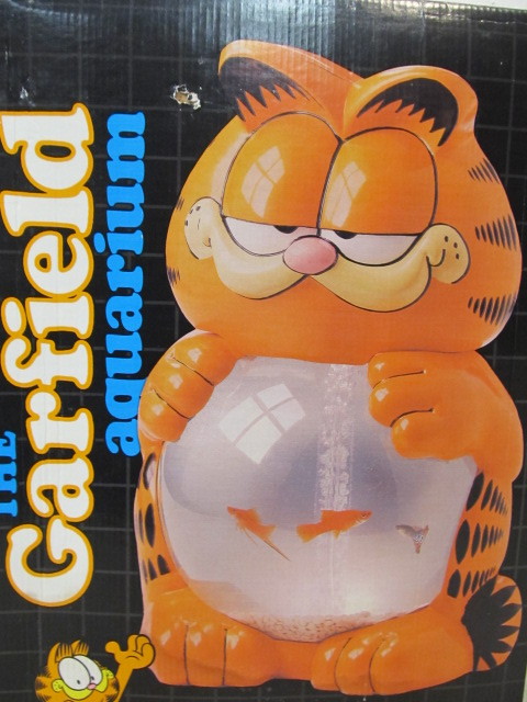 lot 203 image: Vintage GARFIELD 2 Gallon Fish Tank Aquarium