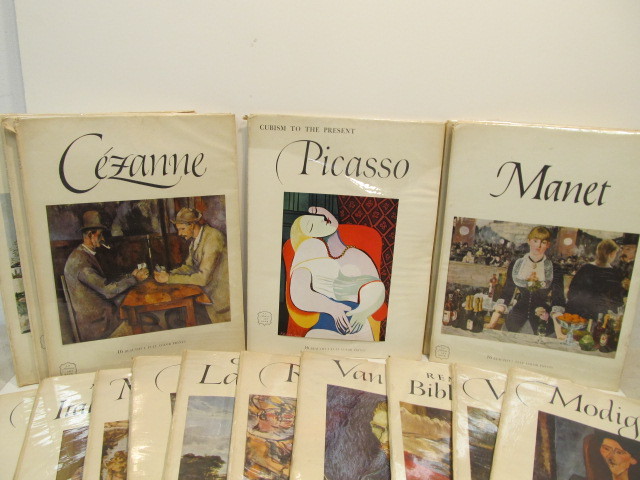lot 207 image: Large Lot of Vintage Famous Artist Folio Books