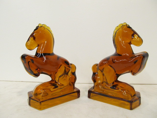 lot 209 image: NICE Vintage Amber Glass Figural Horse Bookends
