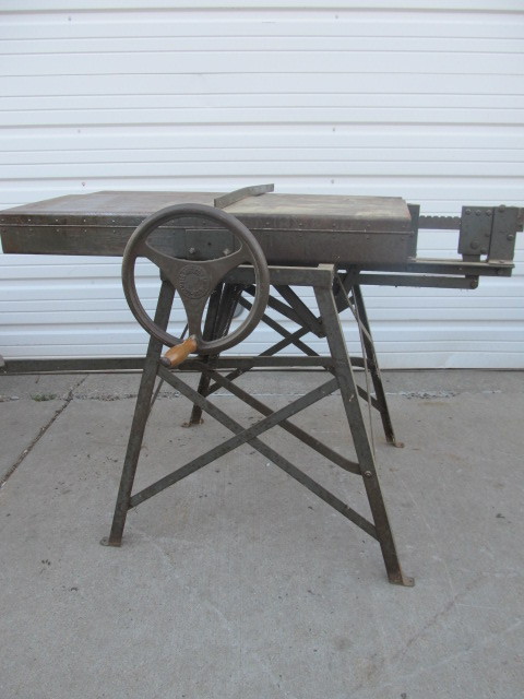 lot 8 image: Antique Industrial LOCHNER Cushion Stuffing Machine