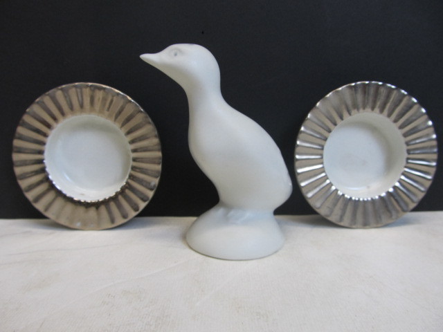 lot 182 image: Mid Century Scandinavian ARABIA Finland Small Bird Figurine & Trinket Dishes