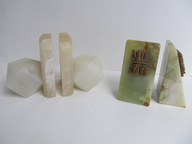 lot 264 image: 2 Sets of Vintage Mid Century Onyx Bookends