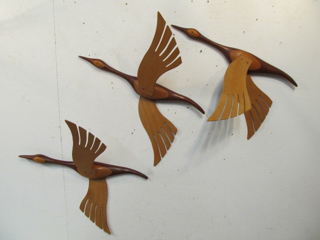lot 227 image: Vintage Mid Century Hand Crafted Wooden Duck Wall Hangings