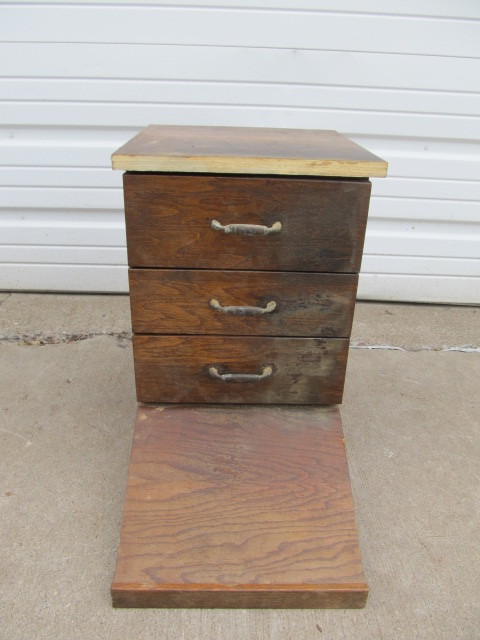 lot 246 image: Vintage Primitive Wooden Writing Desk Cabinet