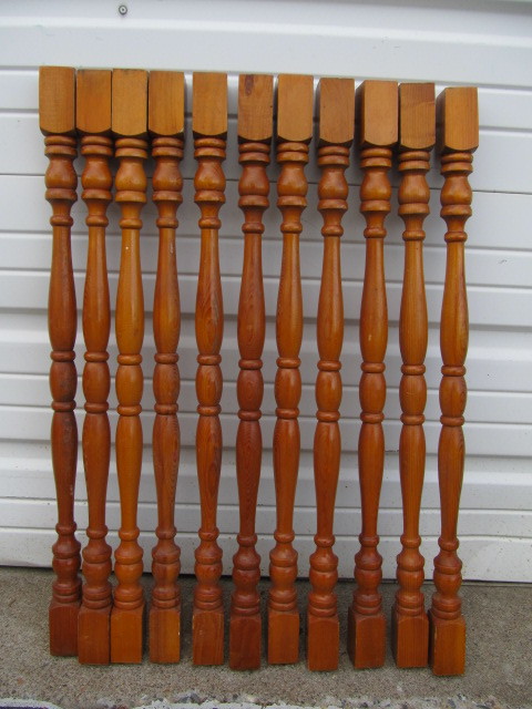 lot 247 image: Lot of 11 Matching Vintage Solid Wood Spindles