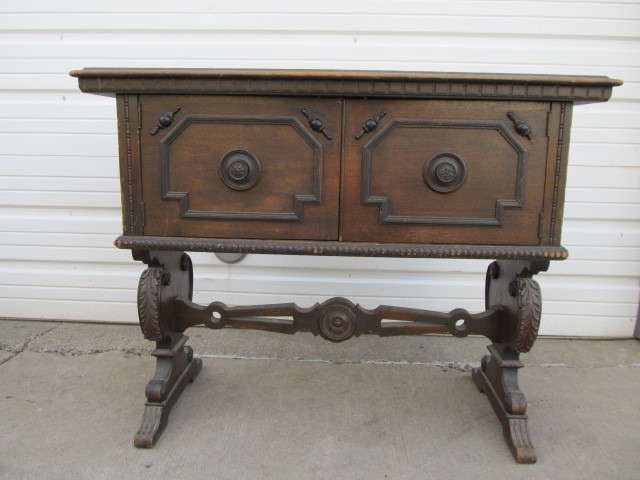 lot 249 image: Antique Console Table Cabinet