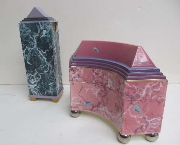 lot 180 image: 2 Vintage Art Pottery Lidded Boxes