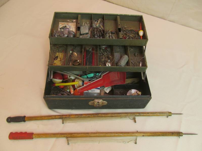 lot 9 image: Fishing tackle ,jigs