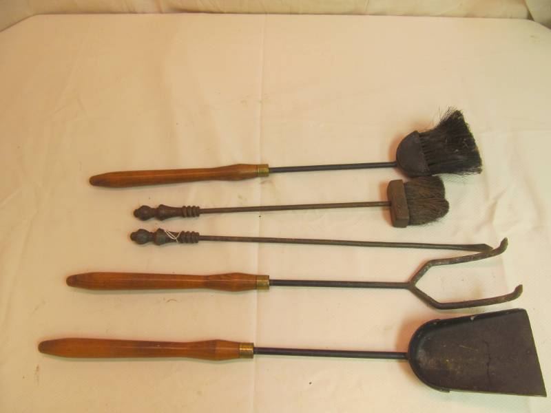 lot 12 image: fireplace tools