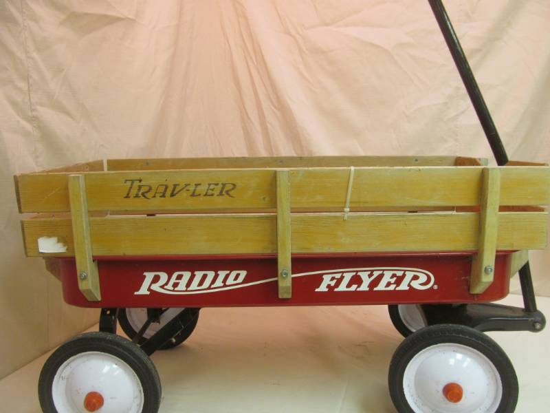 radio flyer wagon traveler