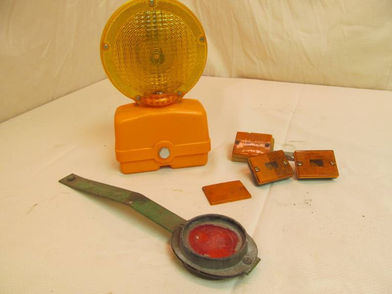 lot 18 image: Empco Lite,refectors