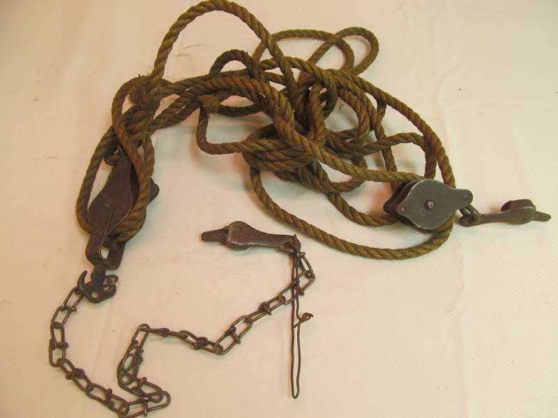 lot 20 image: vintage pulley