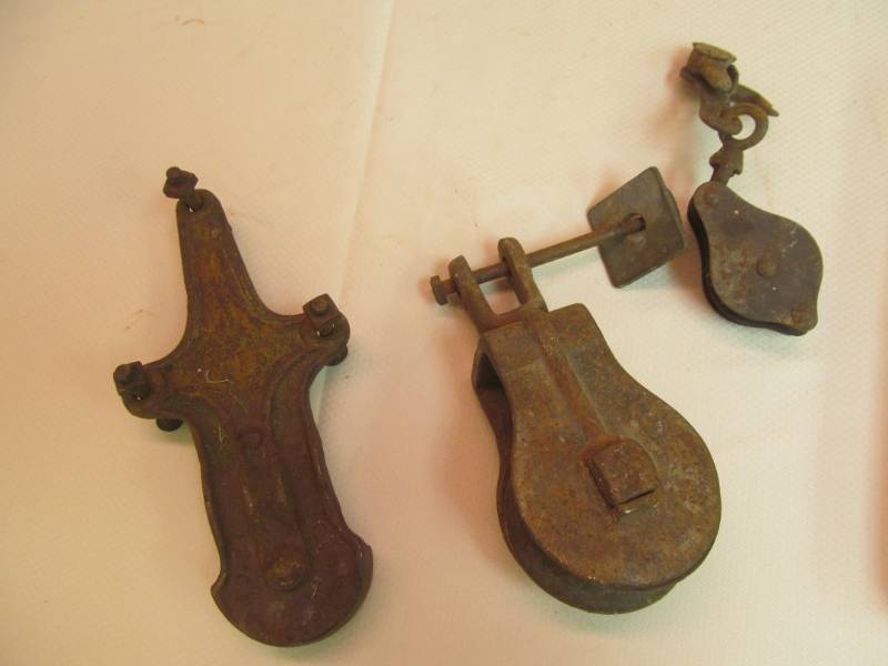 lot 19 image: vintage pulleys