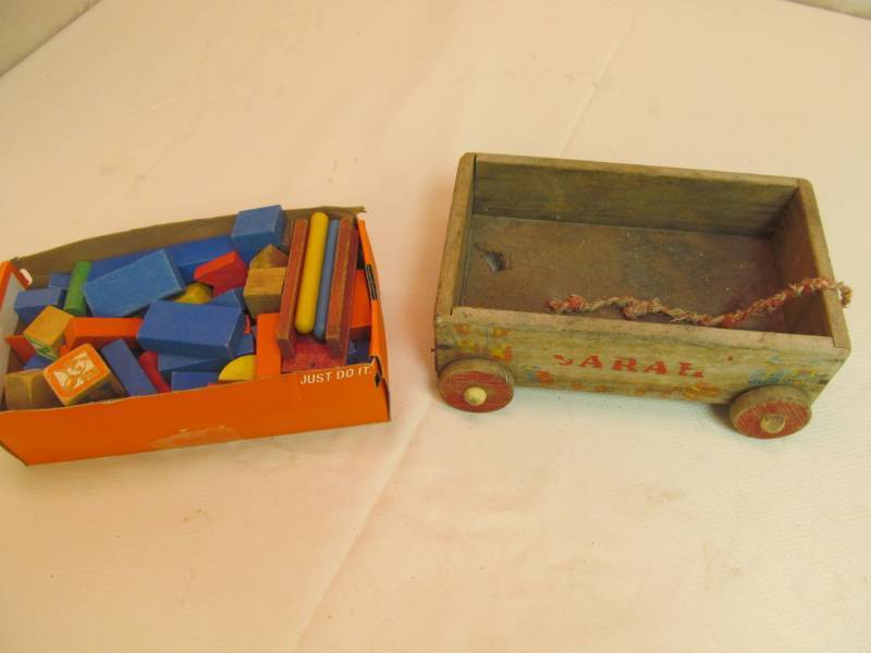 lot 25 image: wagon, wood blocks