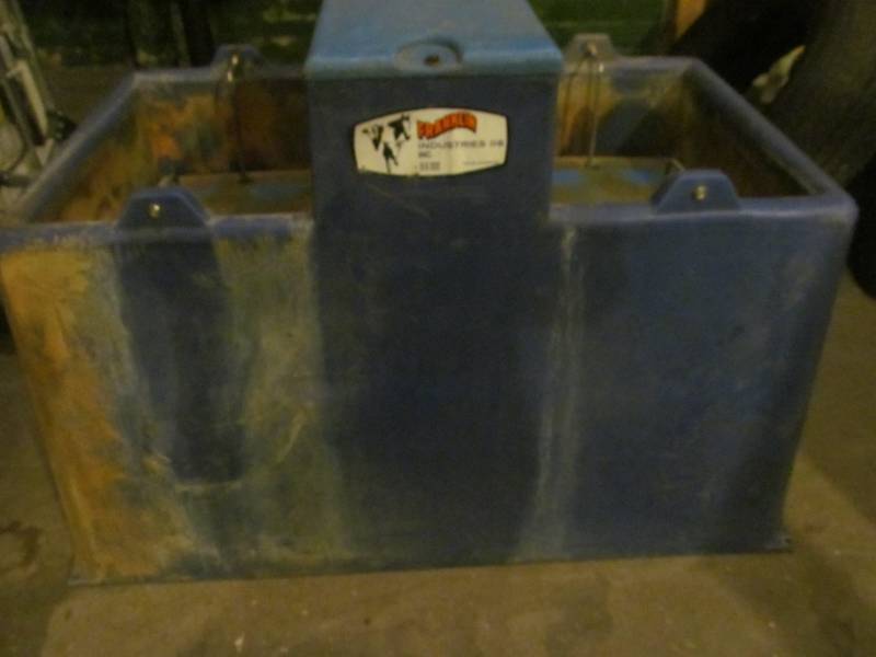 lot 44 image: Franklin IND cattle waterer
