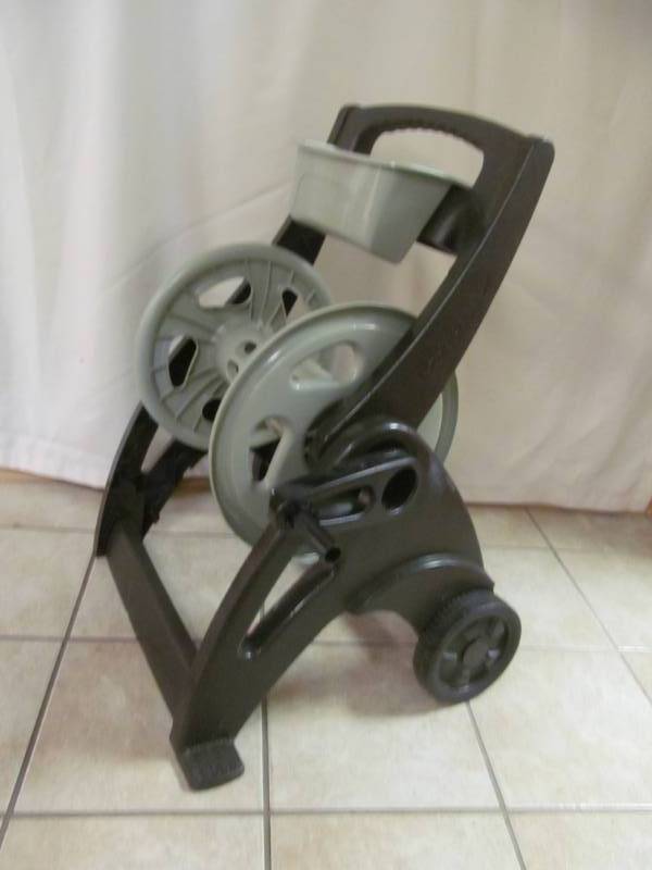 lot 64 image: Suncast Hose Mobile