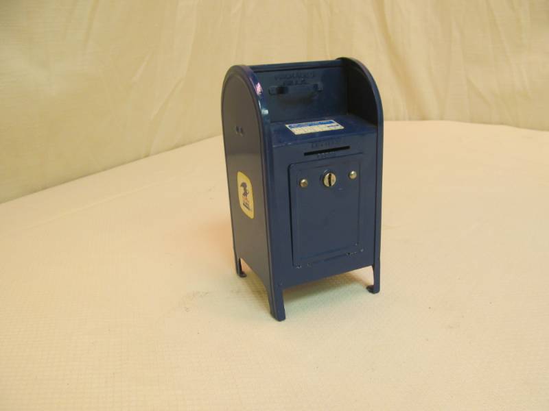 lot 89 image: USPS Coin Bank
