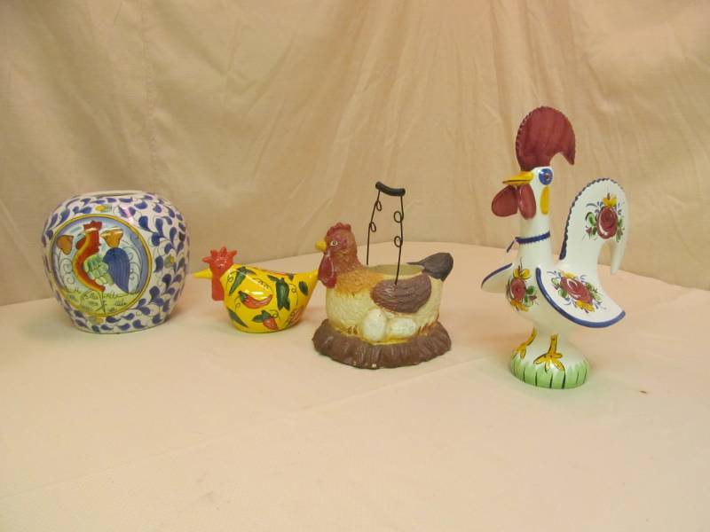 lot 95 image: Rooster Dcor (some vintage)
